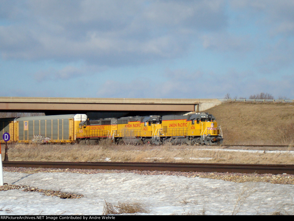 UP Y636, 1421 & 1362 with autoracks